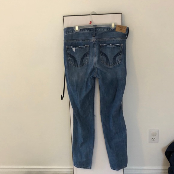 Hollister Boyfriend Jeans - Picture 2 of 3